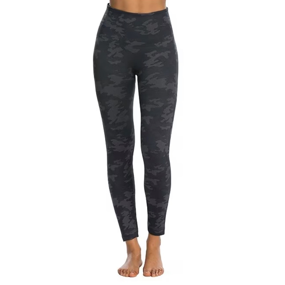 SPANX Leggings Tights Black gray Camo camouflage ladies size‎ Small inseam 24” - Picture 3 of 11